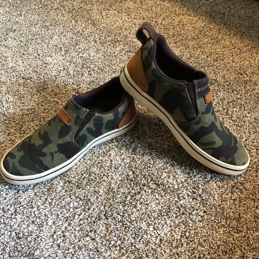 EUC Xtratuf camo slip ons